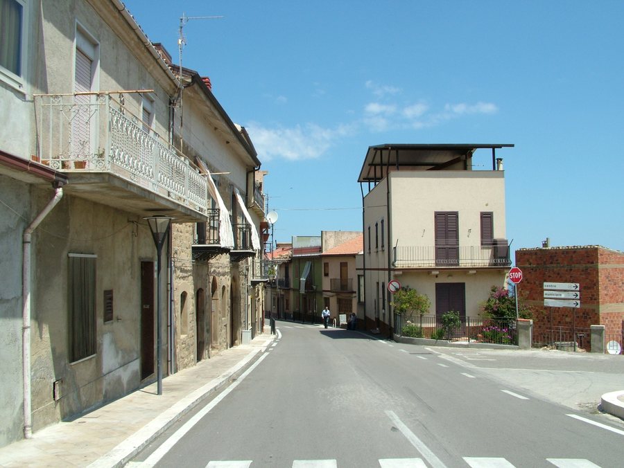 File:Reitano Strasse.jpg