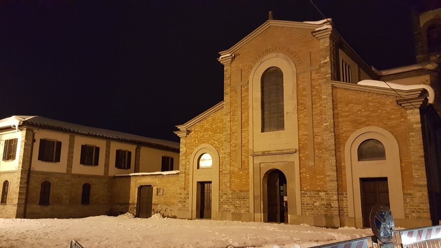 File:Bagno di Romagna (FC) - frazione San Piero in Bagno - chiesa di San Francesco - vista notturna - 01.jpg