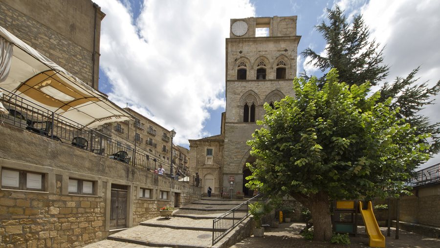 File:90024 Gangi PA, Italy - panoramio (4).jpg