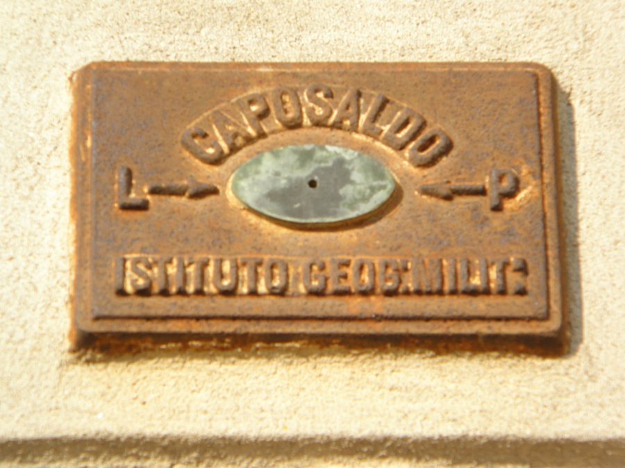 File:Benchmark of Istituto Geografico Militare (Boara Pisani).jpg