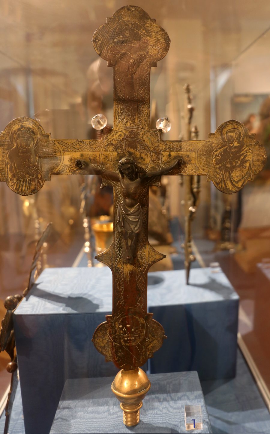 File:Croce astile in rame e bronzo, da s. bartolomeo a molezzano, 1390 ca. 01.jpg