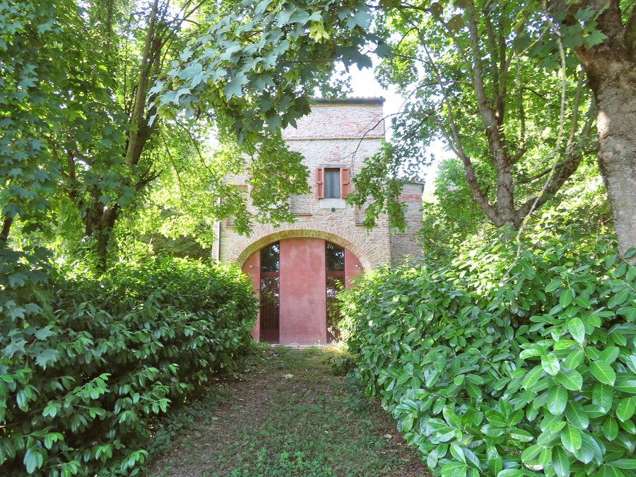 File:Antica grancia benedettina (Sanguigna, Colorno) - antica torre d'ingresso 2 2022-06-19.jpg