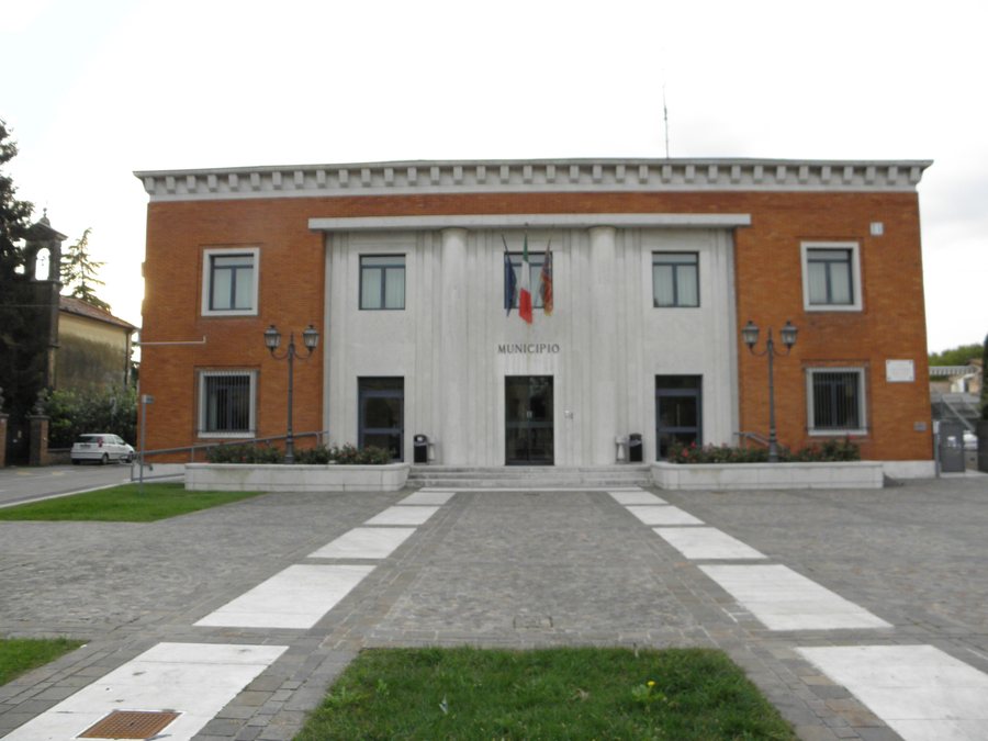 File:Palazzina municipale (Oppeano).jpg