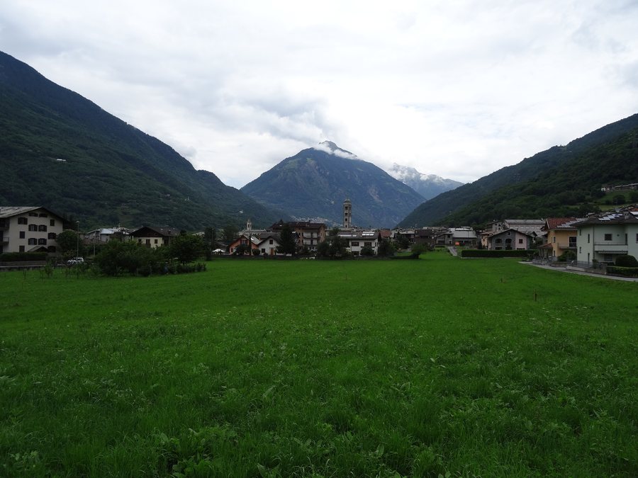 File:20150609 04 Mazzo di Valtellina (18743149426).jpg