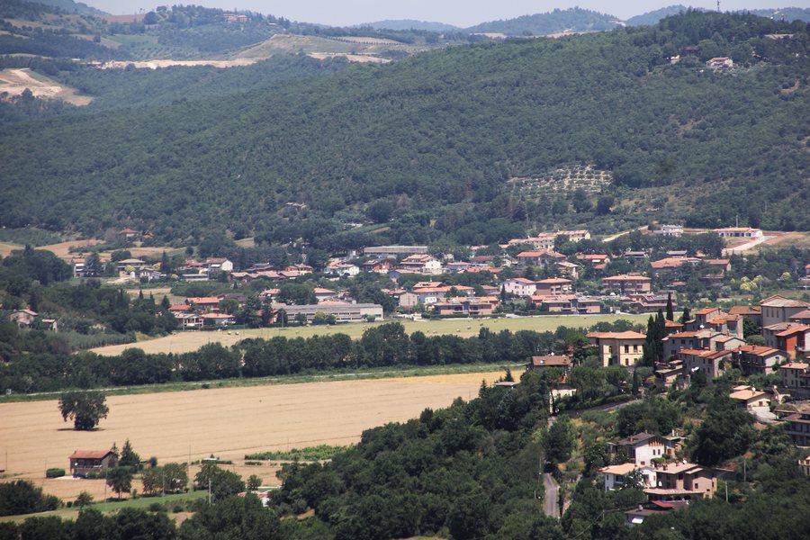 File:Corciano, frazione Mantignana (01).jpg