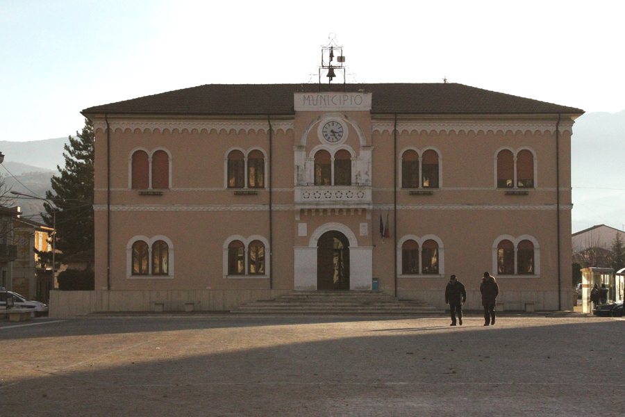 File:Municipio di Gioia dei Marsi Abruzzo.jpg