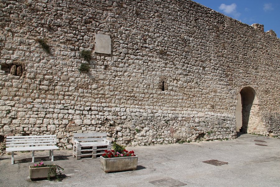 File:Cammino Francescano della Marca, Foligno, Pale 02.jpg