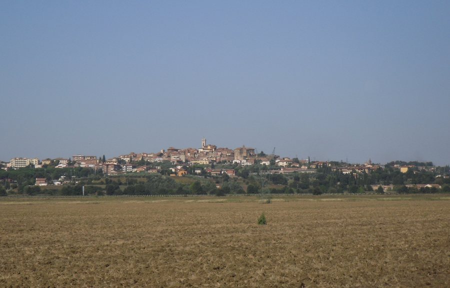 File:Foiano della Chiana, panorama, Arezzo, Italia, settembre 2009.jpg