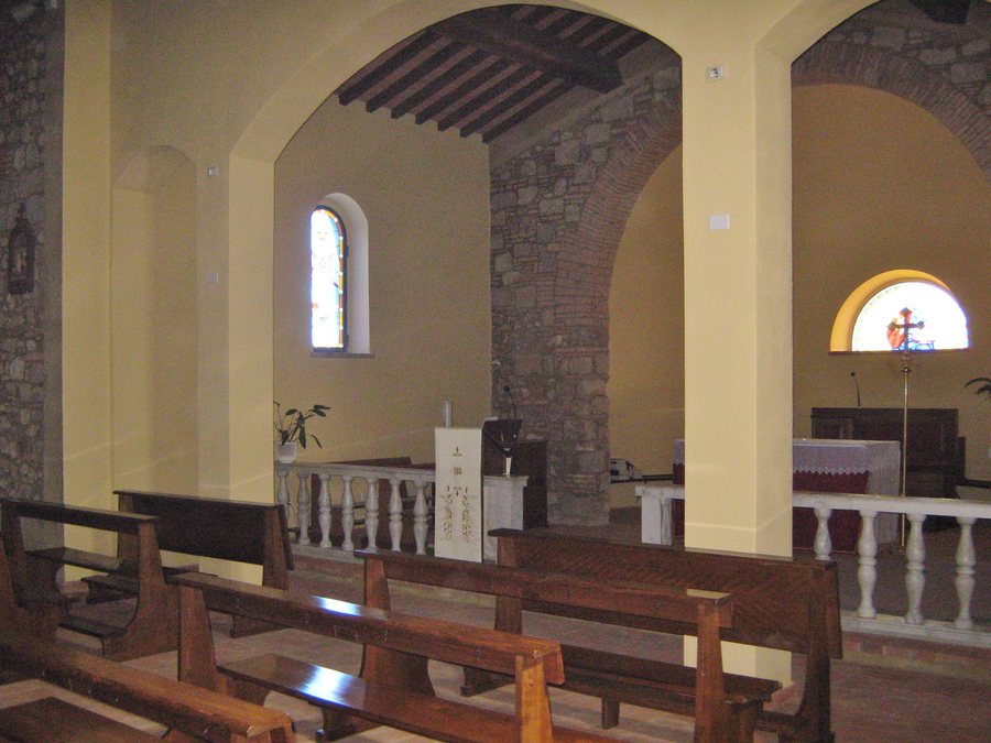 File:La Sassa (PI) -Chiesa di S.Martino, interno-.JPG