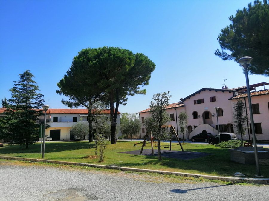 File:Pescia Fiorentina, Capalbio1.jpg