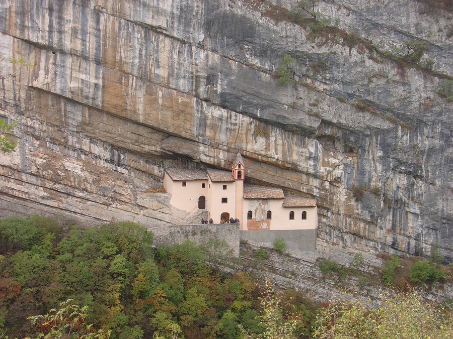 File:Eremo di San Colombano, Trambileno (TN), Italy.jpg