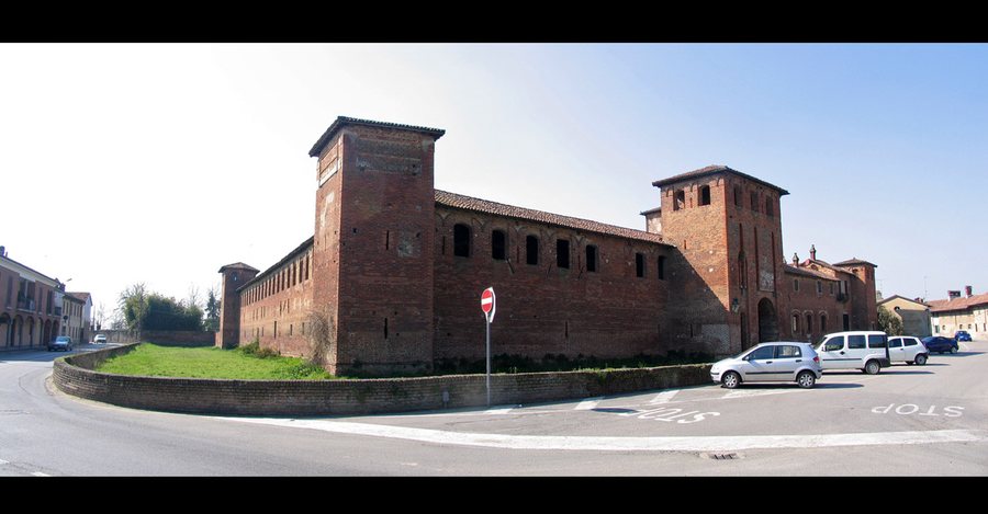 File:Castello - Scaldasole - panoramio.jpg