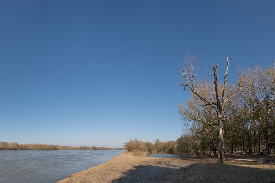 File:Po River - Lido Po, Luzzara, Reggio Emilia, Italy - November 18, 2018 01.jpg