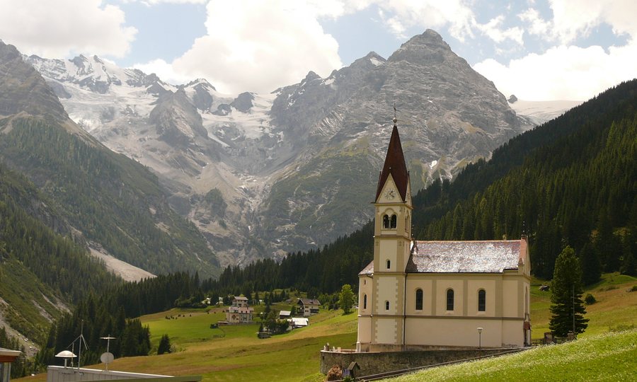 File:Chiesadi Trafoi.JPG