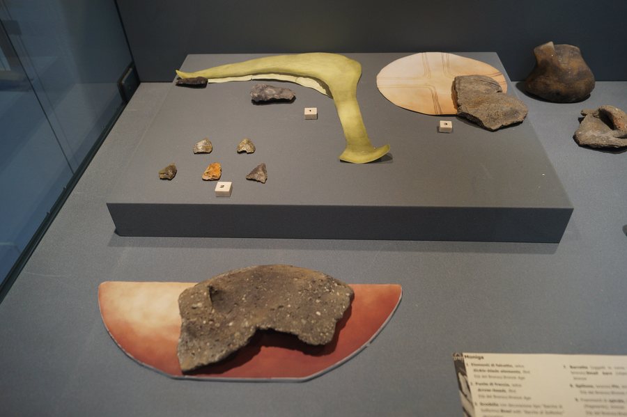 File:Palafitta di Moniga del Garda - Finds 1.jpg