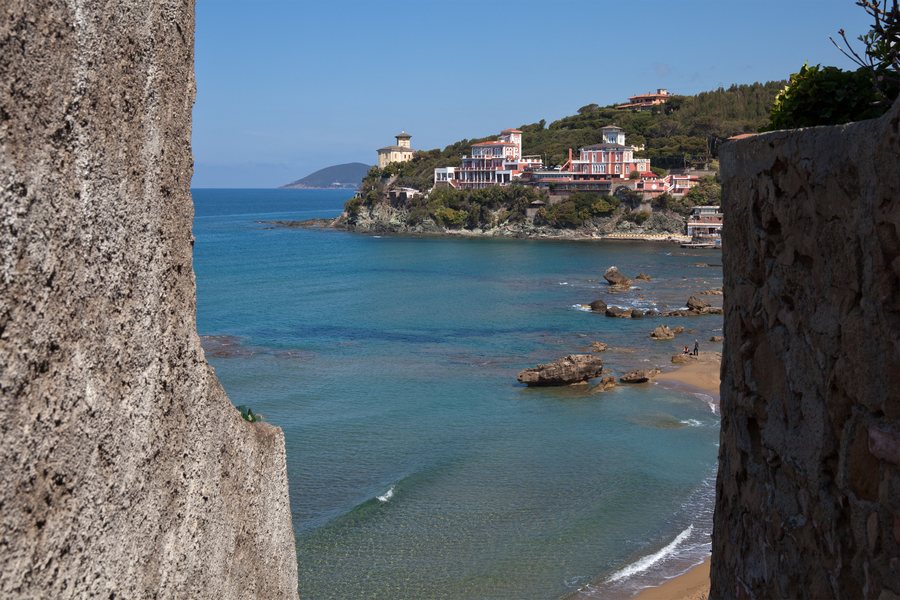File:Castiglioncello.jpg
