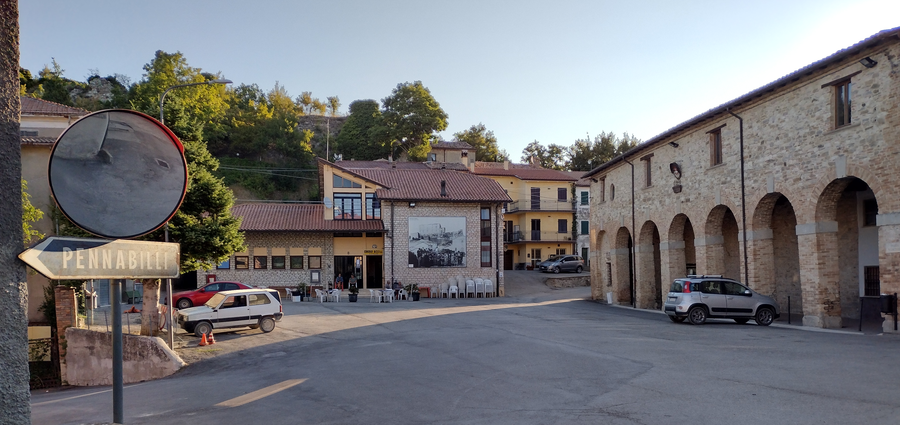 File:Scavolino piazza San Gaetano.png