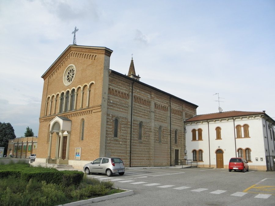 File:Chiesa della Santissima Trinità e Madonna del Rosario (Volon, Zevio) 01.JPG