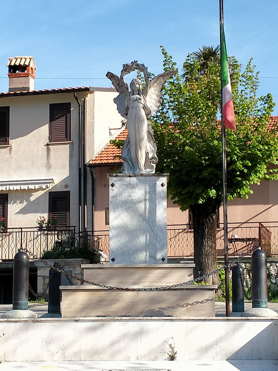 File:Monumento ai caduti Pero dei Santi.jpg
