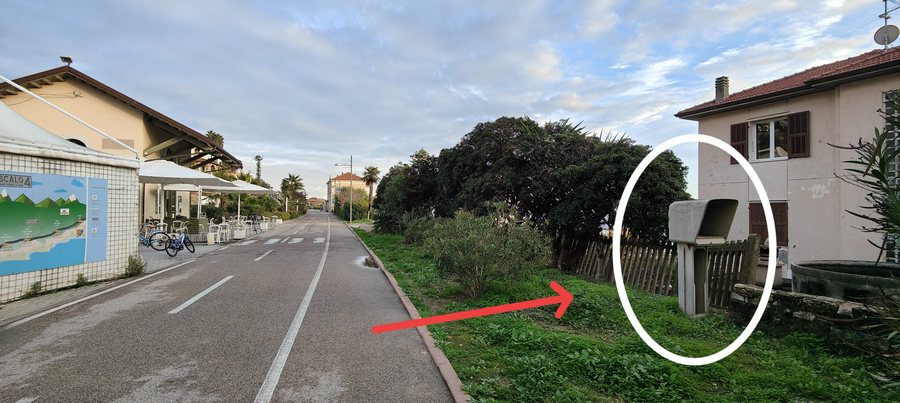 File:Santo Stefano al Mare ex scalo merci.jpg
