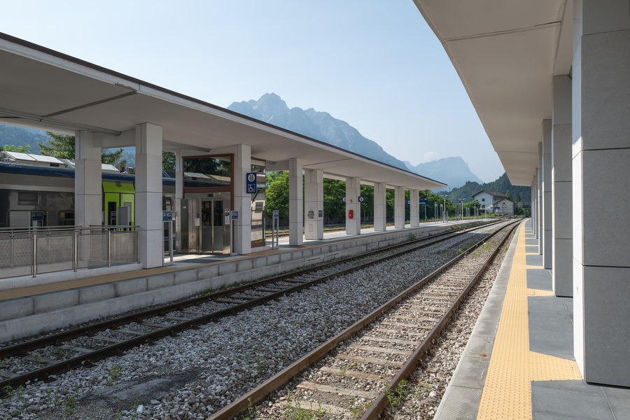 File:Stazione di Calalzo-Pieve di Cadore-Cortina - Calalzo di Cadore, Belluno, Italia - 11 Luglio 2023 01.jpg