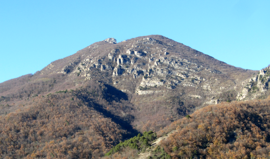 File:Castellermo vista da Vendone.png