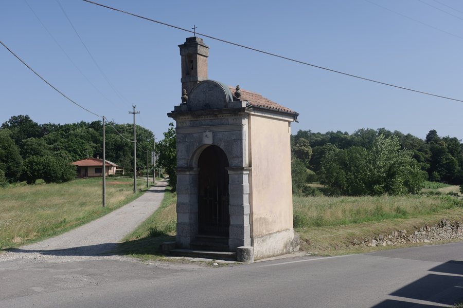 File:Casale Litta Cappella Madonna del latte.jpg