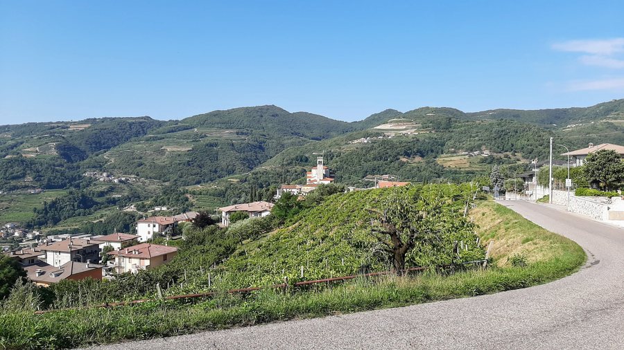 File:Castello San Giovanni Veduta.jpg
