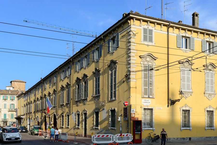 File:Parma - Italy - July 7th 2013 - 04.jpg