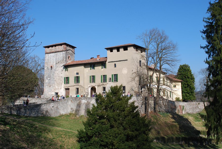 File:Castello Visconteo, Castelletto sopra Ticino.jpg