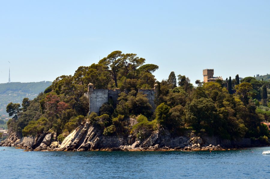 File:Rapallo-castello di Punta Pagana (2017).jpg