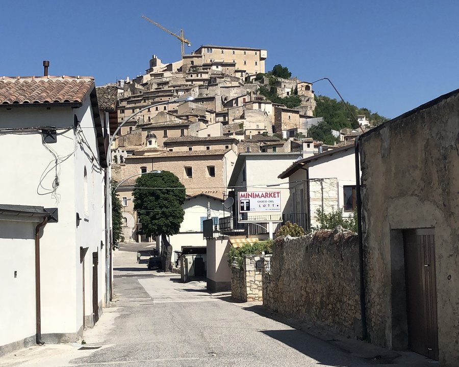 File:Navelli bassa.jpg