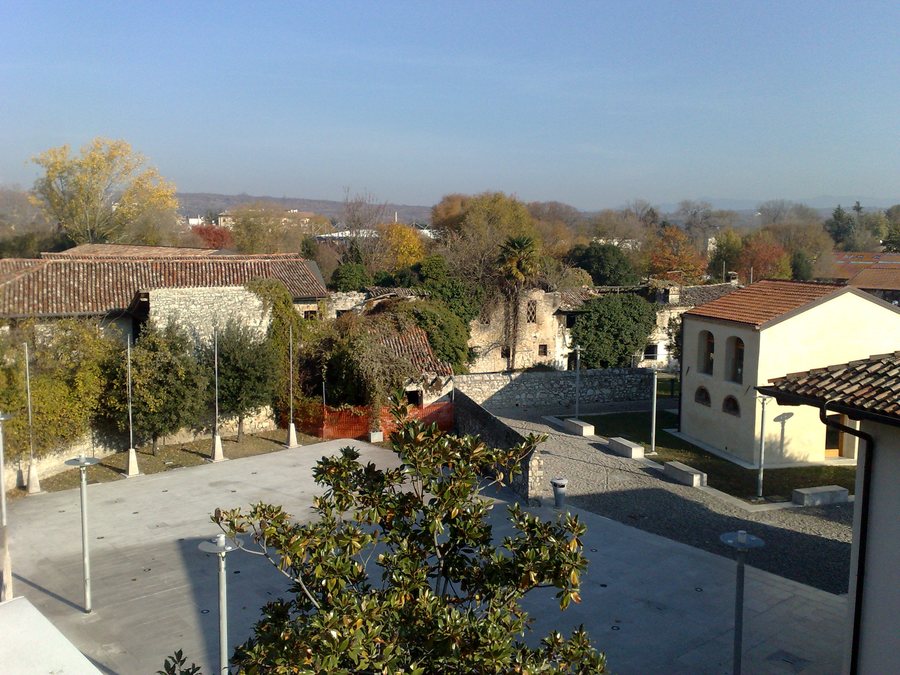 File:Ronchi dei Legionari GO, Italy - panoramio.jpg