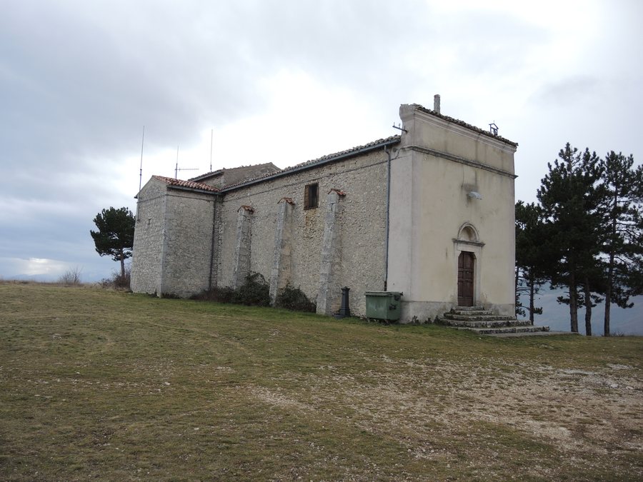 File:Collepietro (AQ) - Chiesa della Madonna del Buon Consiglio 03.jpg