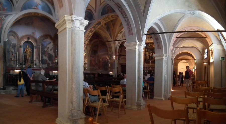 File:Leggiuno, Santa Caterina del Sasso-Interior 001.jpg