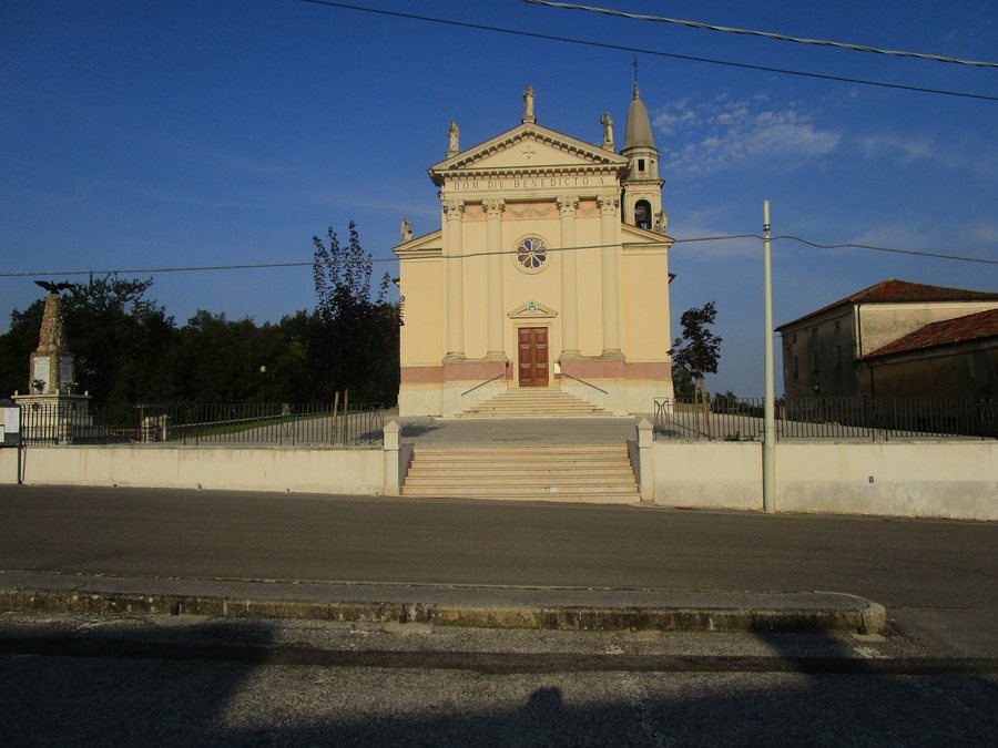 File:Trissino, frazione San Benedetto..jpg