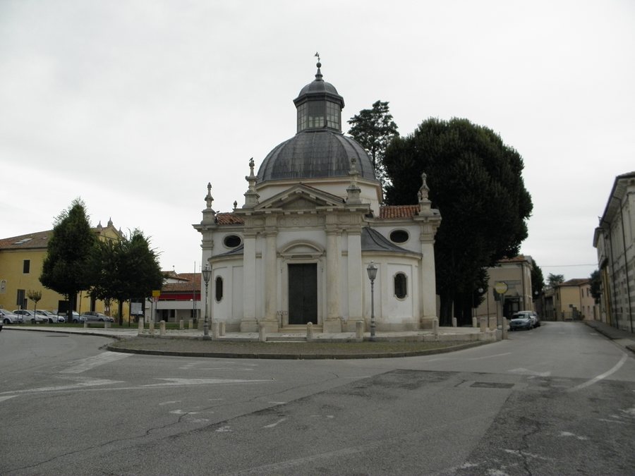 File:Chiesetta dell'Olmo (Sossano) 01.jpg