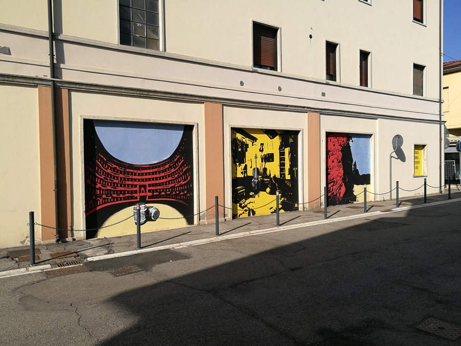 File:Custode Marcucci, dipinti di arte urbana dedicati al liutaio di Sant'Agata sul Santerno 1.jpg