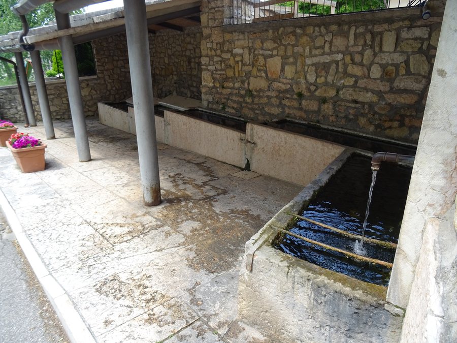 File:Cavalo - Fontana 01.jpg
