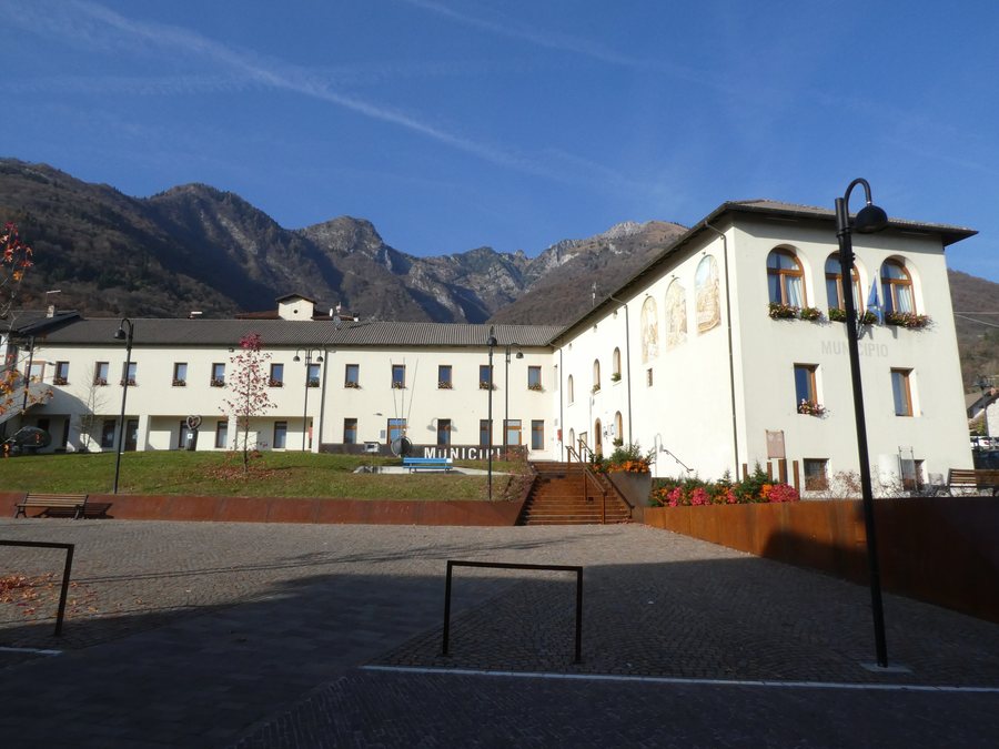 File:Cesiomaggiore - Municipio.jpg