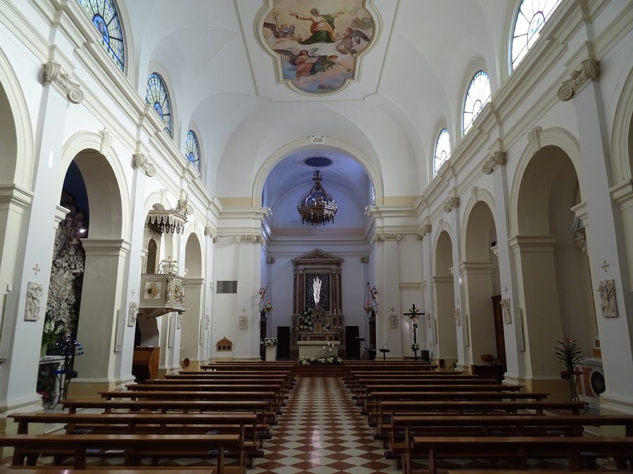 File:San Zeno, Cassola, chiesa di San Zeno - Interno 01.jpg
