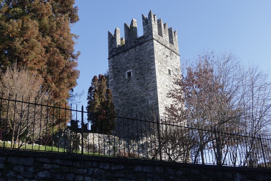 File:Invorio Castello Visconteo.jpg