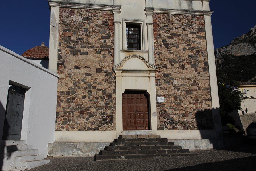File:Galtellì - Chiesa del Santissimo Crocifisso (03).JPG