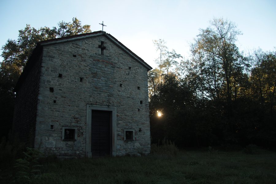 File:Arsago Seprio (VA) - oratorio dei Santi Cosma e Damiano - facciata - 02.jpg