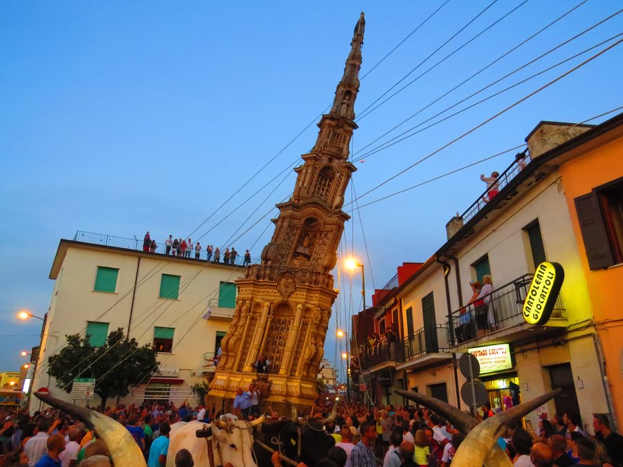 File:Tirata del Carro a Mirabella Eclano (21027463053).jpg