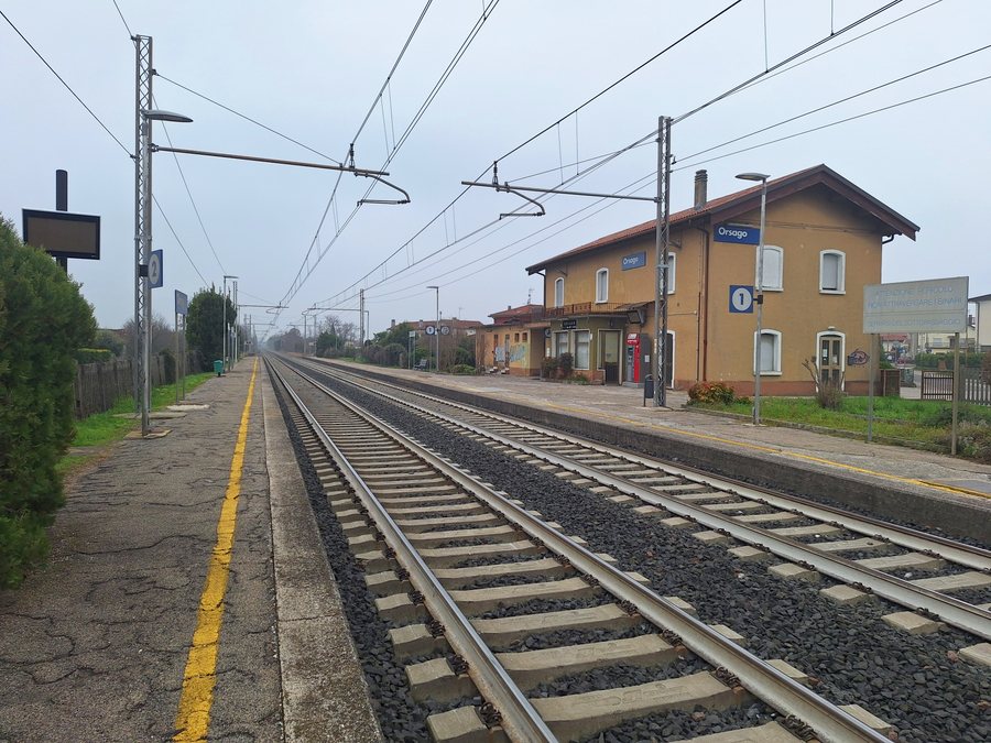 File:Stazione di Orsago binari.jpg