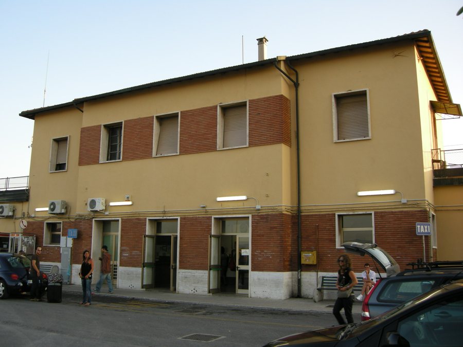 File:Stazione di campiglia marittima 11.JPG