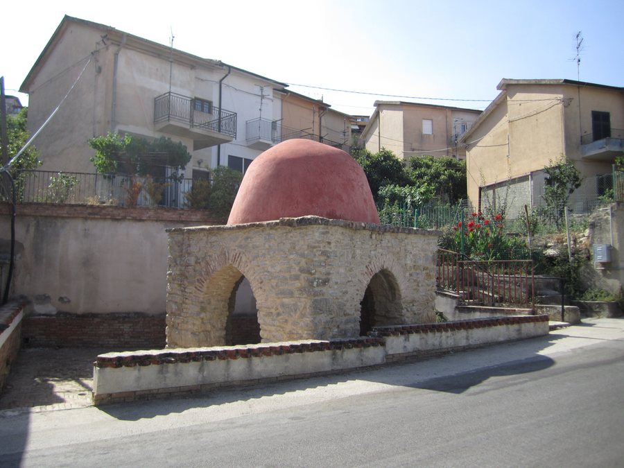 File:Cuba araba - Vicari PA, Sicilia, Italia.jpg