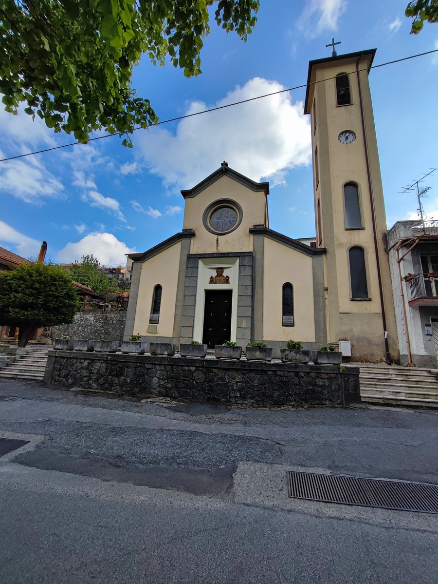 File:Martirano Lombardo - Chiesa del Sacro Cuore di Gesù.jpg
