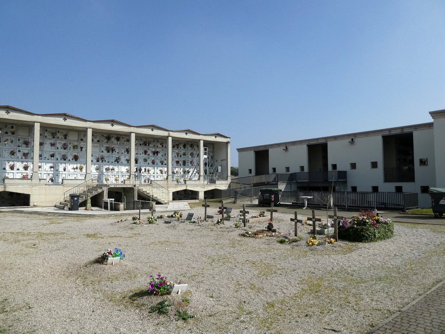 File:Cimitero di San Giovanni Lupatoto 02.jpg